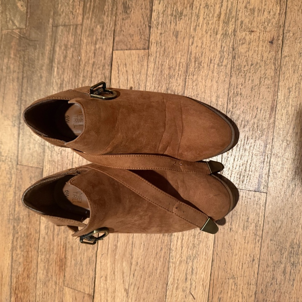 Time and Tru Brown Ankle Boots